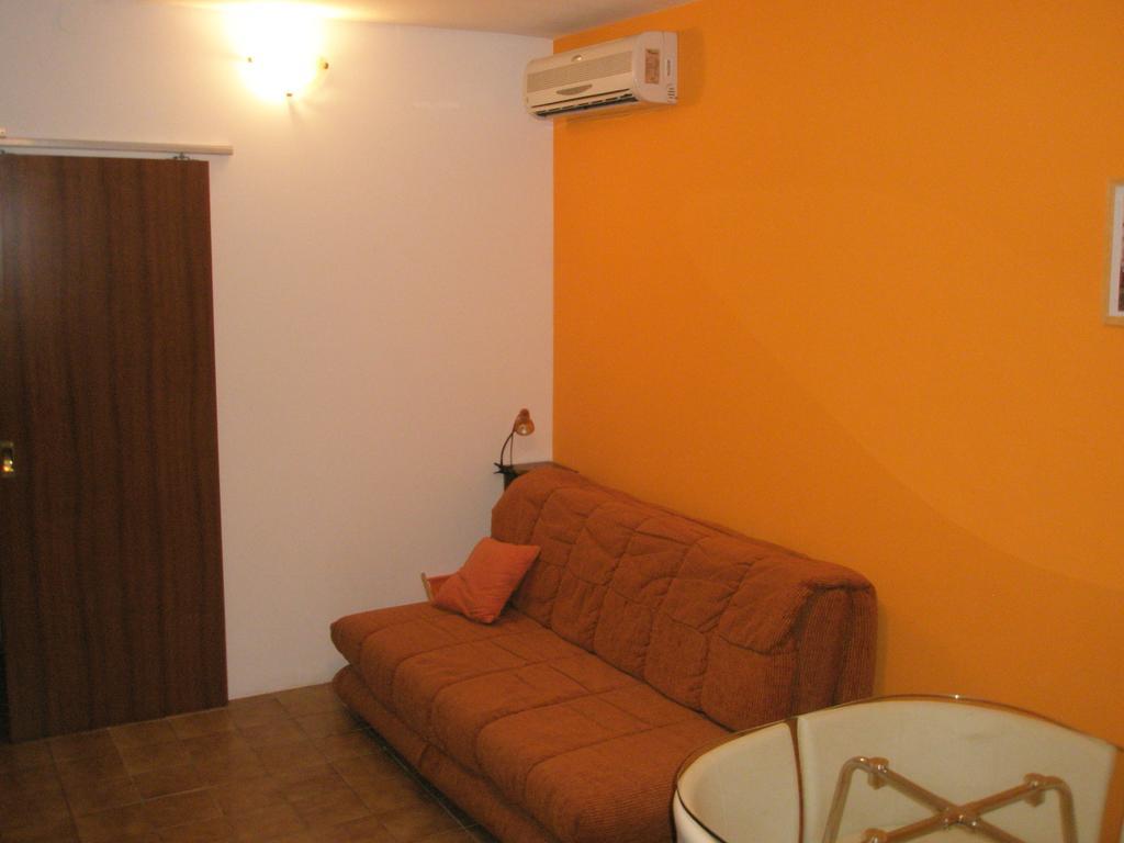 Studio Apartment Jadranko Duga Uvala Krnica Chambre photo